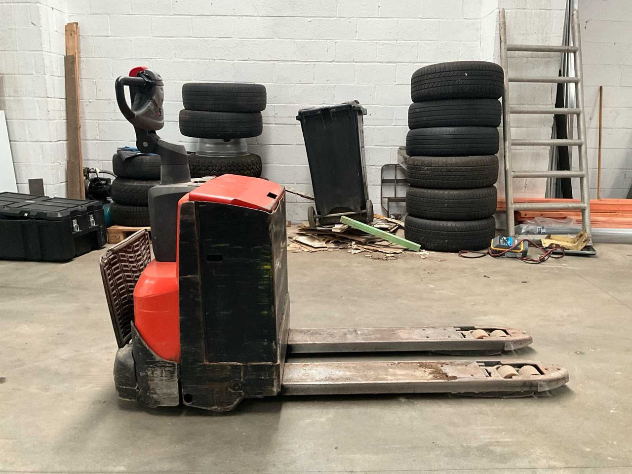 2015 BT LWE200 FORKLIFT - Chariot élévateur: photos 2 2015 BT LWE200 FORKLIFT - Chariot élévateur: photos 2