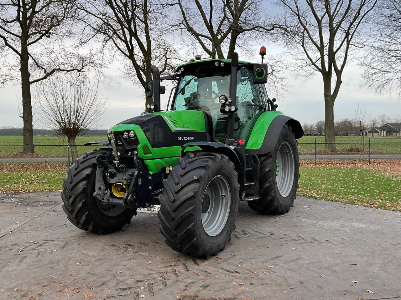 2015 DEUTZ-FAHR 6190 TTV ALL-WHEEL DRIVE FARM TRACTOR - Tracteur agricole: photos 1 2015 DEUTZ-FAHR 6190 TTV ALL-WHEEL DRIVE FARM TRACTOR - Tracteur agricole: photos 1