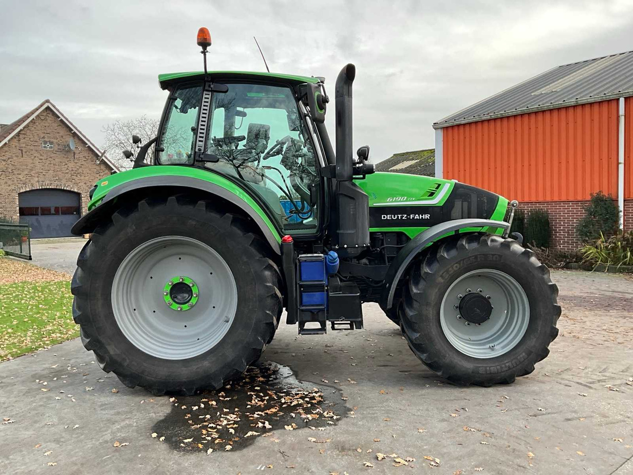 2015 DEUTZ-FAHR 6190 TTV ALL-WHEEL DRIVE FARM TRACTOR - Tracteur agricole: photos 4 2015 DEUTZ-FAHR 6190 TTV ALL-WHEEL DRIVE FARM TRACTOR - Tracteur agricole: photos 4