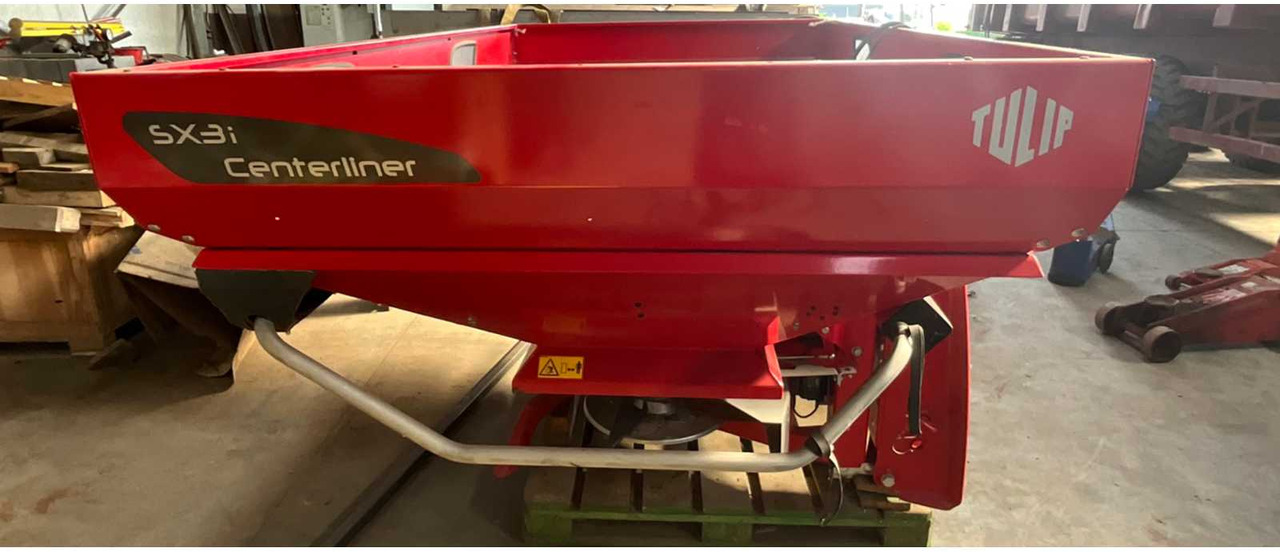 2015 Tulip Centerliner SX 31 Fertilizer Distributor - Distributeur d'engrais: photos 2 2015 Tulip Centerliner SX 31 Fertilizer Distributor - Distributeur d'engrais: photos 2
