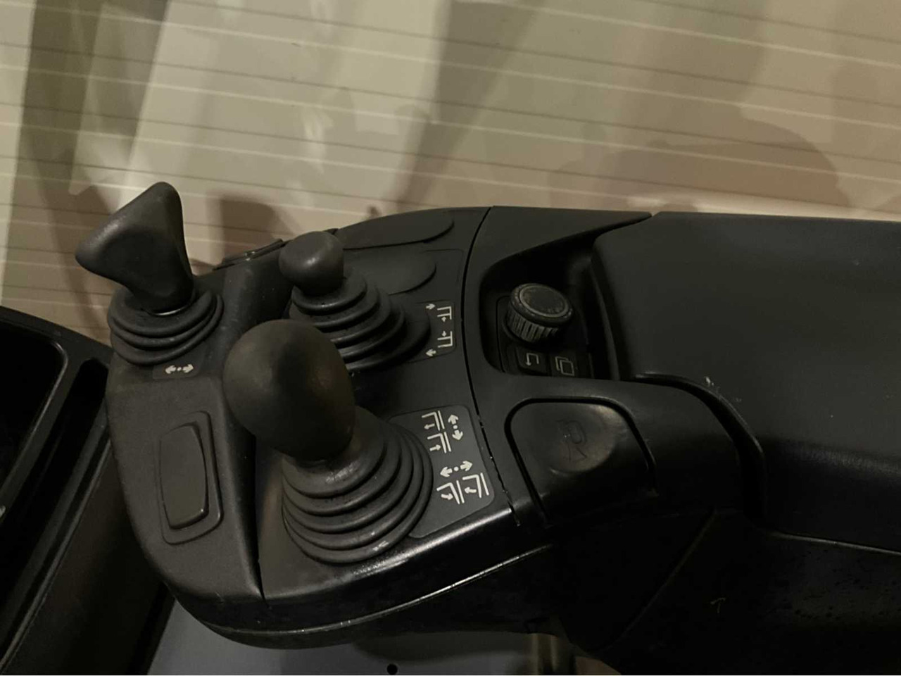 Chariot élévateur 2017 LINDE E18-02 1800KG LI-ION 4171HOUR FORKLIFT: photos 14