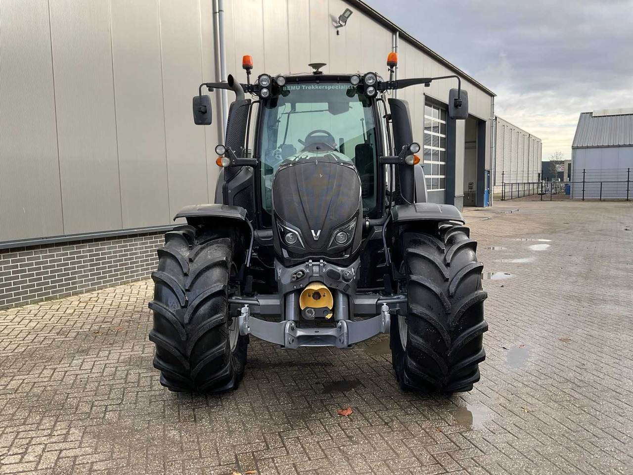 2017 VALTRA N174 DIRECT ALL-WHEEL DRIVE FARM TRACTOR - Tracteur agricole: photos 3 2017 VALTRA N174 DIRECT ALL-WHEEL DRIVE FARM TRACTOR - Tracteur agricole: photos 3