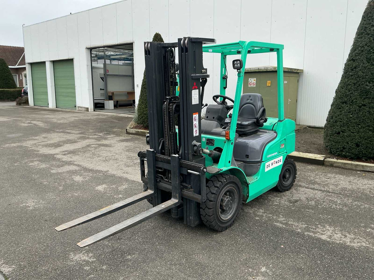 2018 MITSUBISHI 2.5D FORKLIFT - Chariot élévateur: photos 1 2018 MITSUBISHI 2.5D FORKLIFT - Chariot élévateur: photos 1
