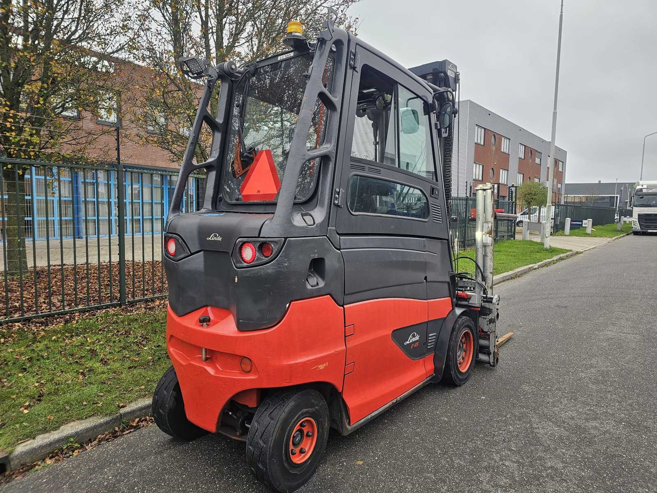 2020 LINDE E45HL-01/600 4500KG MULTI FORK POSITIONER WITH CLAMP FORKLIFT - Chariot élévateur: photos 5 2020 LINDE E45HL-01/600 4500KG MULTI FORK POSITIONER WITH CLAMP FORKLIFT - Chariot élévateur: photos 5