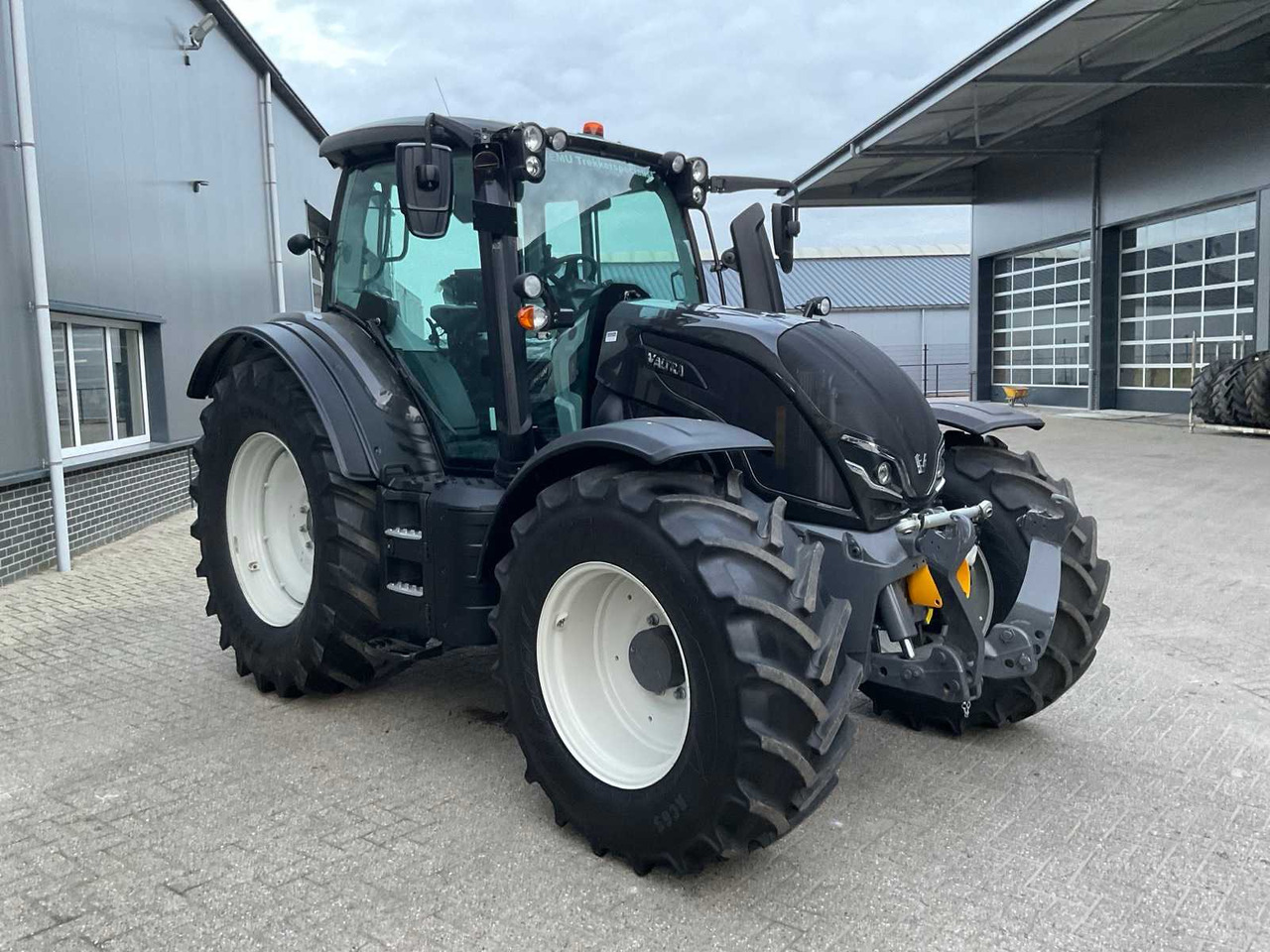 2022 VALTRA N155 ECOPOWER DIRECT SMARTTOUCH ALL-WHEEL DRIVE FARM TRACTOR - Tracteur agricole: photos 4 2022 VALTRA N155 ECOPOWER DIRECT SMARTTOUCH ALL-WHEEL DRIVE FARM TRACTOR - Tracteur agricole: photos 4