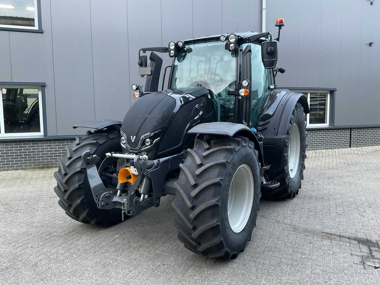 2022 VALTRA N155 ECOPOWER DIRECT SMARTTOUCH ALL-WHEEL DRIVE FARM TRACTOR - Tracteur agricole: photos 2 2022 VALTRA N155 ECOPOWER DIRECT SMARTTOUCH ALL-WHEEL DRIVE FARM TRACTOR - Tracteur agricole: photos 2