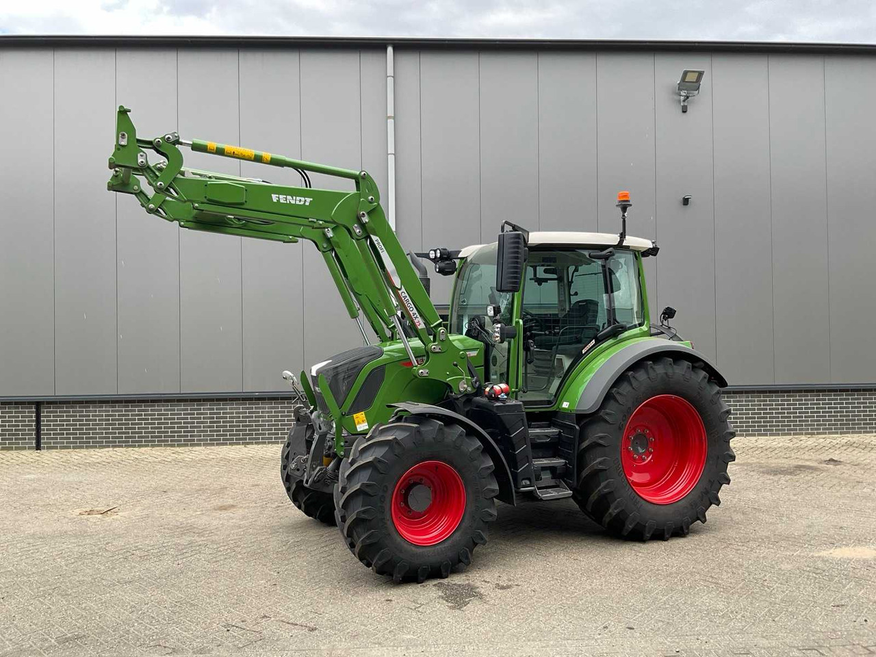 2023 FENDT 314 VARIO PROFI+ ALL-WHEEL DRIVE FARM TRACTOR - Tracteur agricole: photos 1 2023 FENDT 314 VARIO PROFI+ ALL-WHEEL DRIVE FARM TRACTOR - Tracteur agricole: photos 1