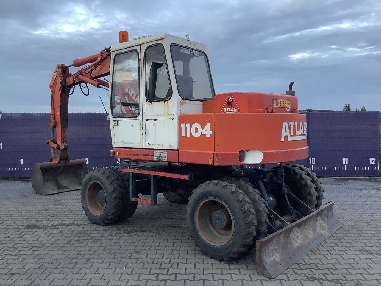 ATLAS - 1104 - WHEELED EXCAVATOR - Pelle sur pneus: photos 3 ATLAS - 1104 - WHEELED EXCAVATOR - Pelle sur pneus: photos 3