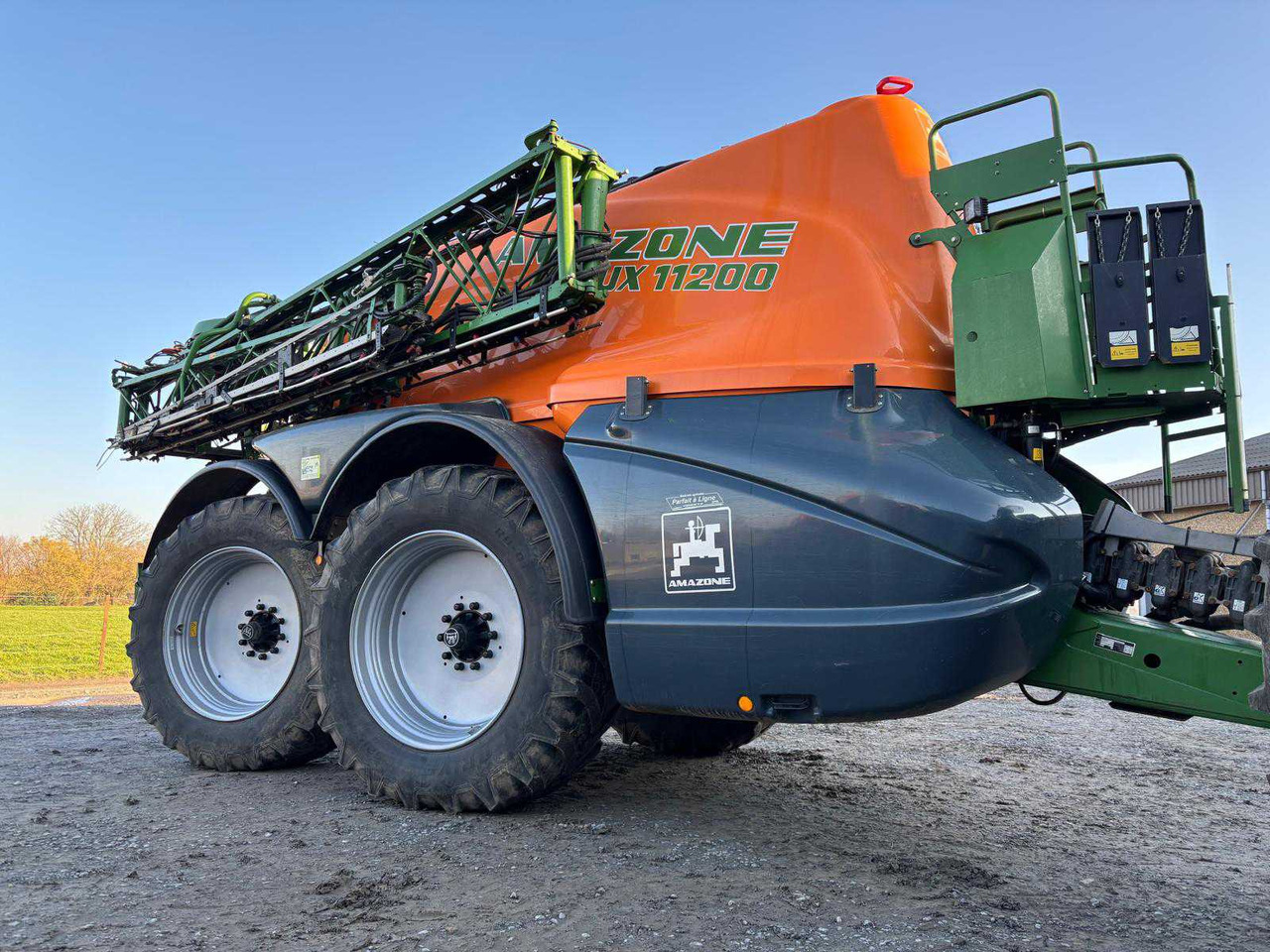 Amazone UX11200 - Pulvérisateur: photos 1 Amazone UX11200 - Pulvérisateur: photos 1