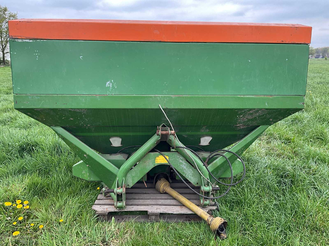 Amazone ZA-U1501 - Distributeur d'engrais: photos 2 Amazone ZA-U1501 - Distributeur d'engrais: photos 2