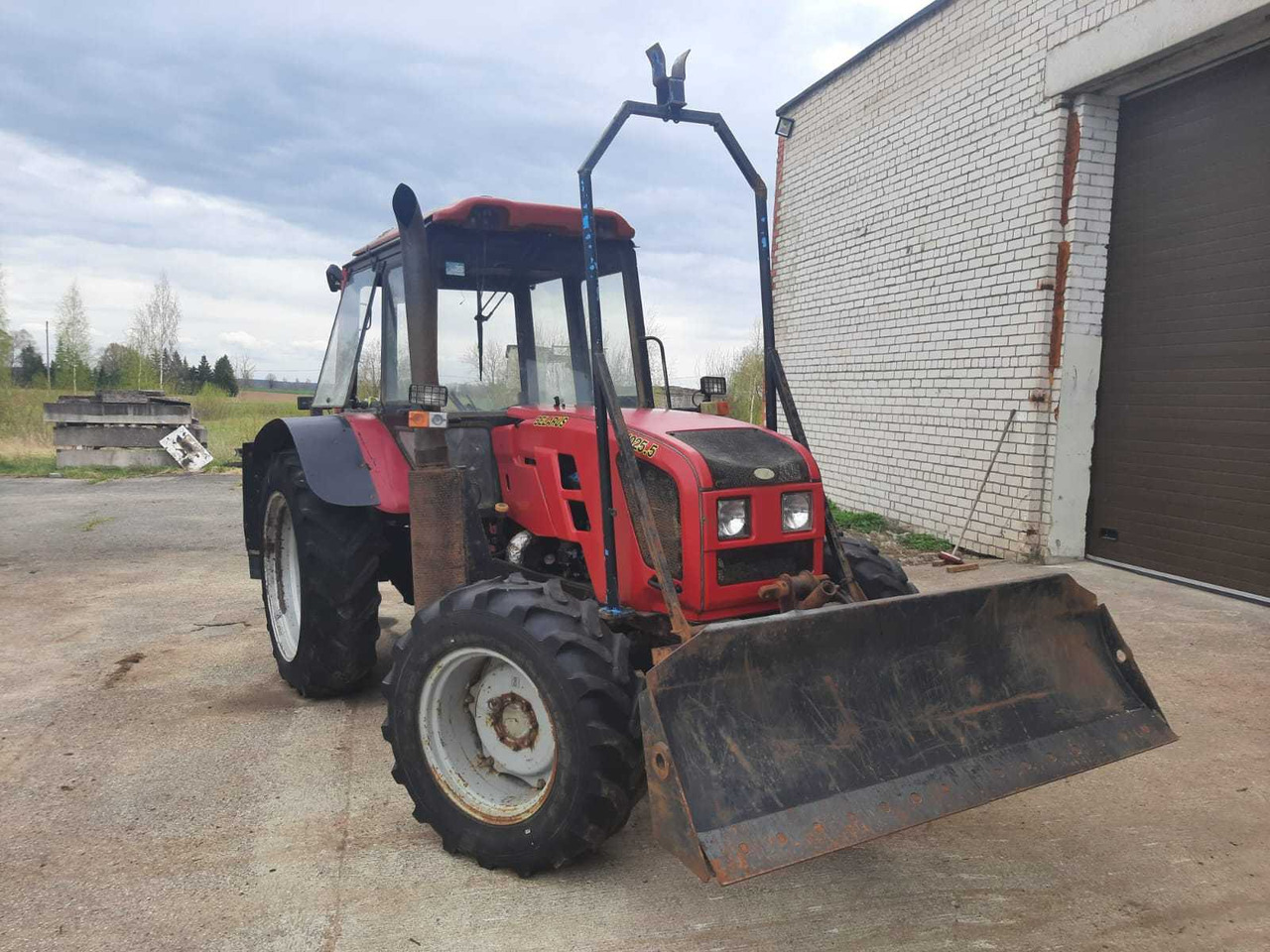 Belarus 1025.3 - Tracteur agricole: photos 1 Belarus 1025.3 - Tracteur agricole: photos 1