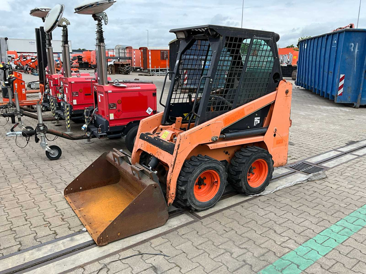 Bobcat S70 - Chargeuse sur pneus: photos 1 Bobcat S70 - Chargeuse sur pneus: photos 1