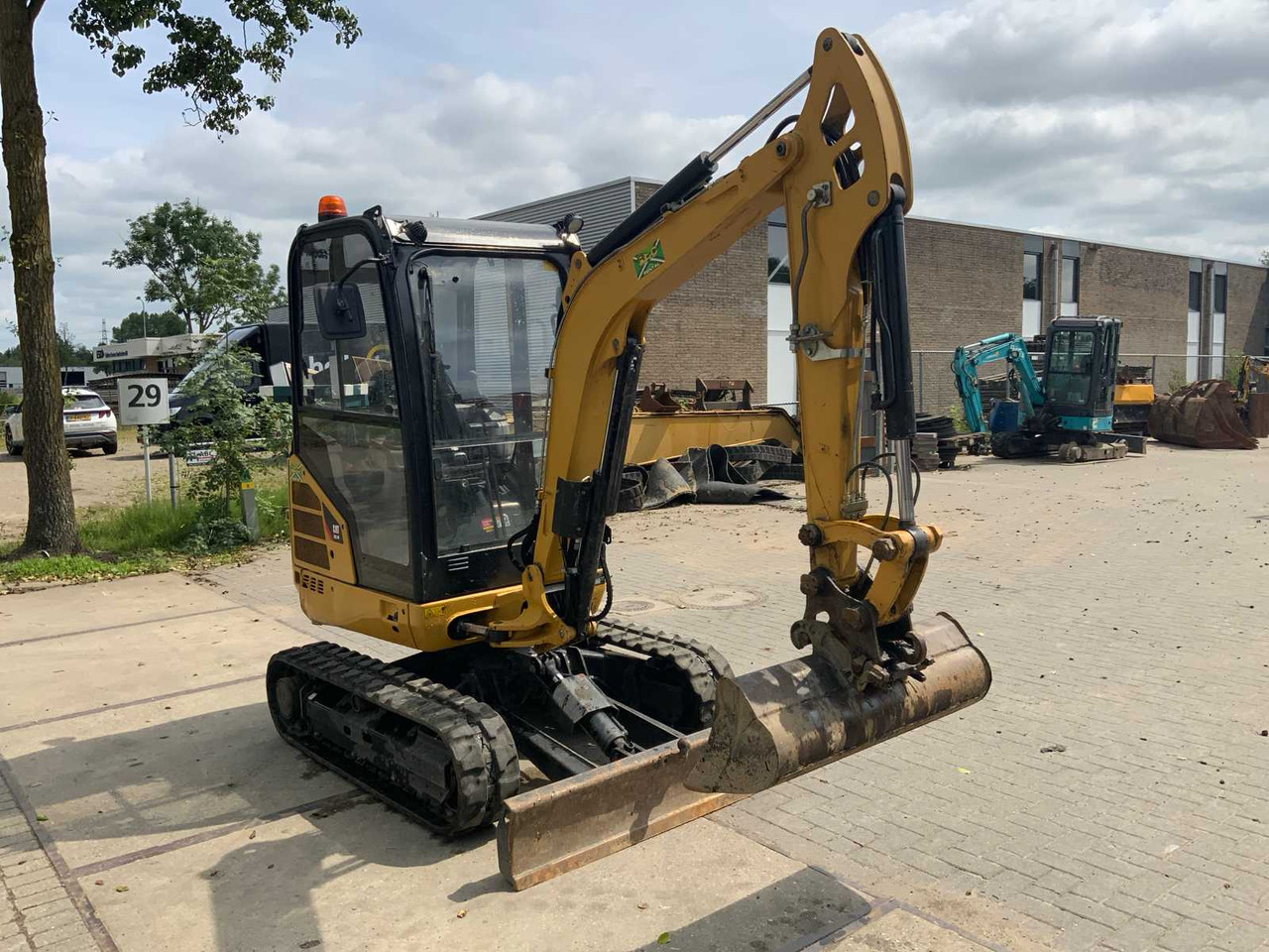 CAT 302.4D - Pelle sur chenille: photos 2 CAT 302.4D - Pelle sur chenille: photos 2