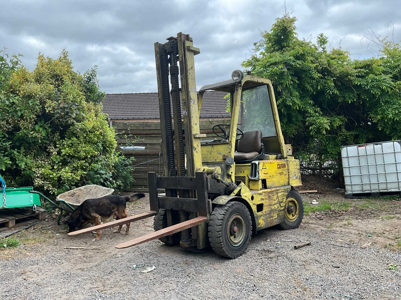 CLARK FORKLIFT - Chariot élévateur: photos 1 CLARK FORKLIFT - Chariot élévateur: photos 1