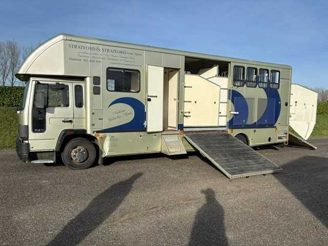 1993 VOLVO FL 612 TRUCK HORSE TRAILER - Camion: photos 1 1993 VOLVO FL 612 TRUCK HORSE TRAILER - Camion: photos 1