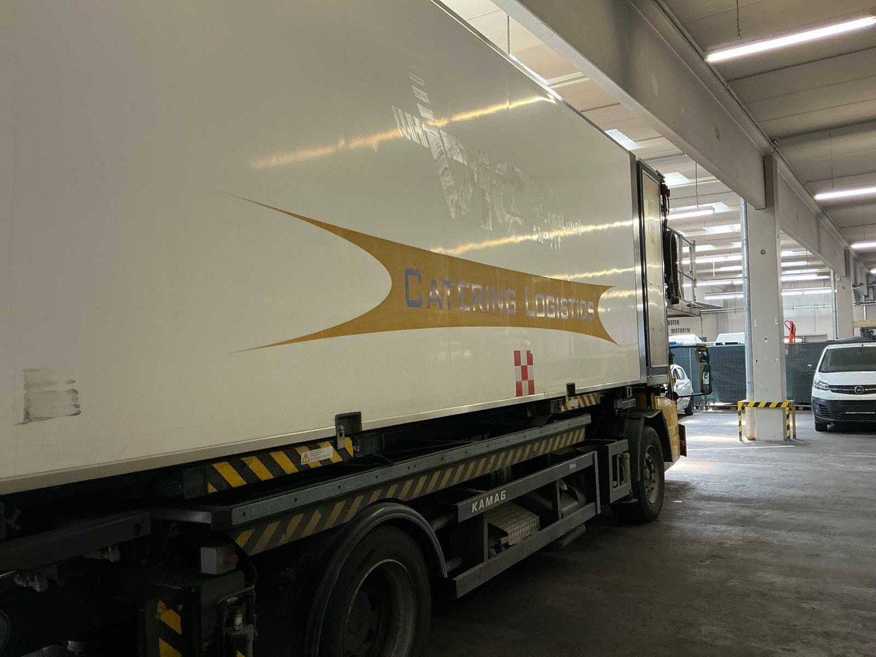 2002 MERCEDES-BENZ WBC22 CATERING TRUCK - Camion: photos 3 2002 MERCEDES-BENZ WBC22 CATERING TRUCK - Camion: photos 3