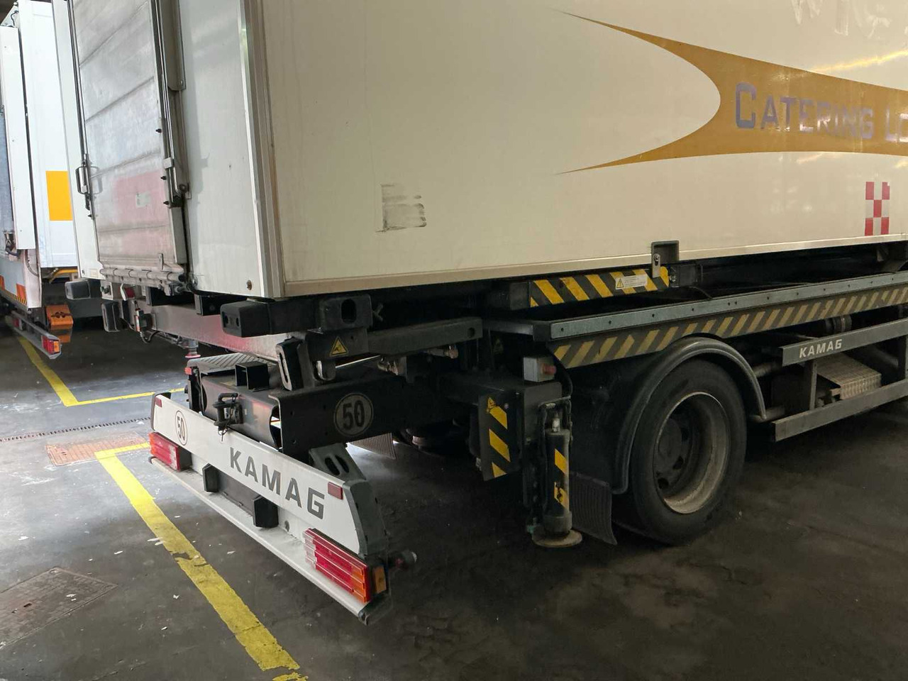 2002 MERCEDES-BENZ WBC22 CATERING TRUCK - Camion: photos 4 2002 MERCEDES-BENZ WBC22 CATERING TRUCK - Camion: photos 4