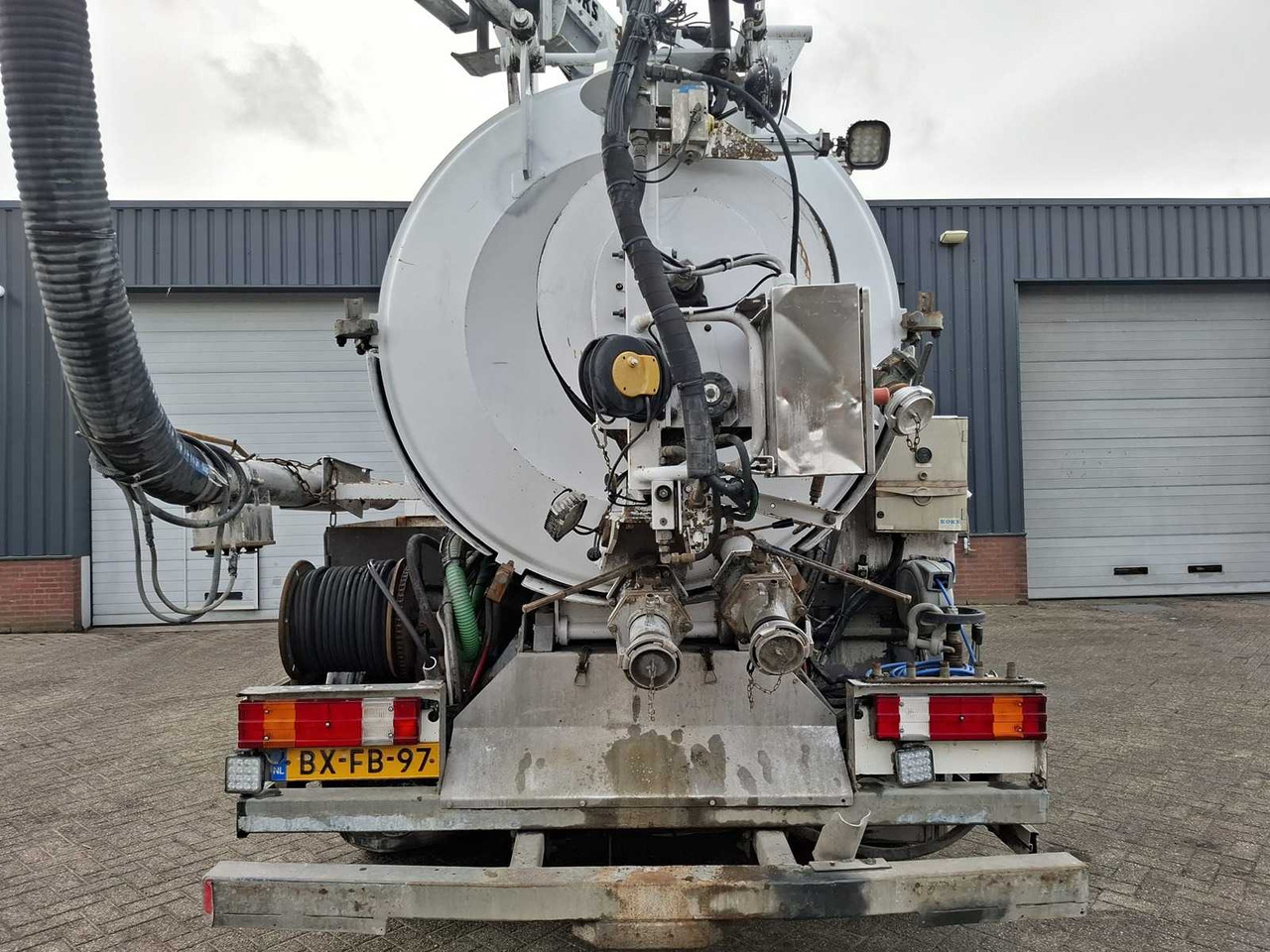 2009 MERCEDES-BENZ AXOR 1829 L GULLY VACUUM TRUCK - Camion: photos 5 2009 MERCEDES-BENZ AXOR 1829 L GULLY VACUUM TRUCK - Camion: photos 5