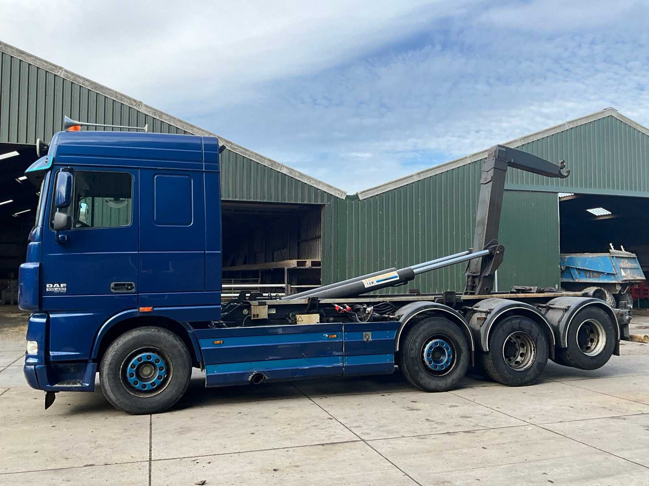 2012 DAF XF 105 460 TRUCK WITH VDL HOOKLIFT SYSTEM - Camion: photos 5 2012 DAF XF 105 460 TRUCK WITH VDL HOOKLIFT SYSTEM - Camion: photos 5