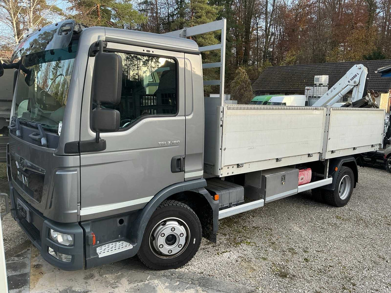 2017 MAN TGL 7.180 TRUCK WITH BRIDGE AND REAR CRANE - Camion: photos 1 2017 MAN TGL 7.180 TRUCK WITH BRIDGE AND REAR CRANE - Camion: photos 1