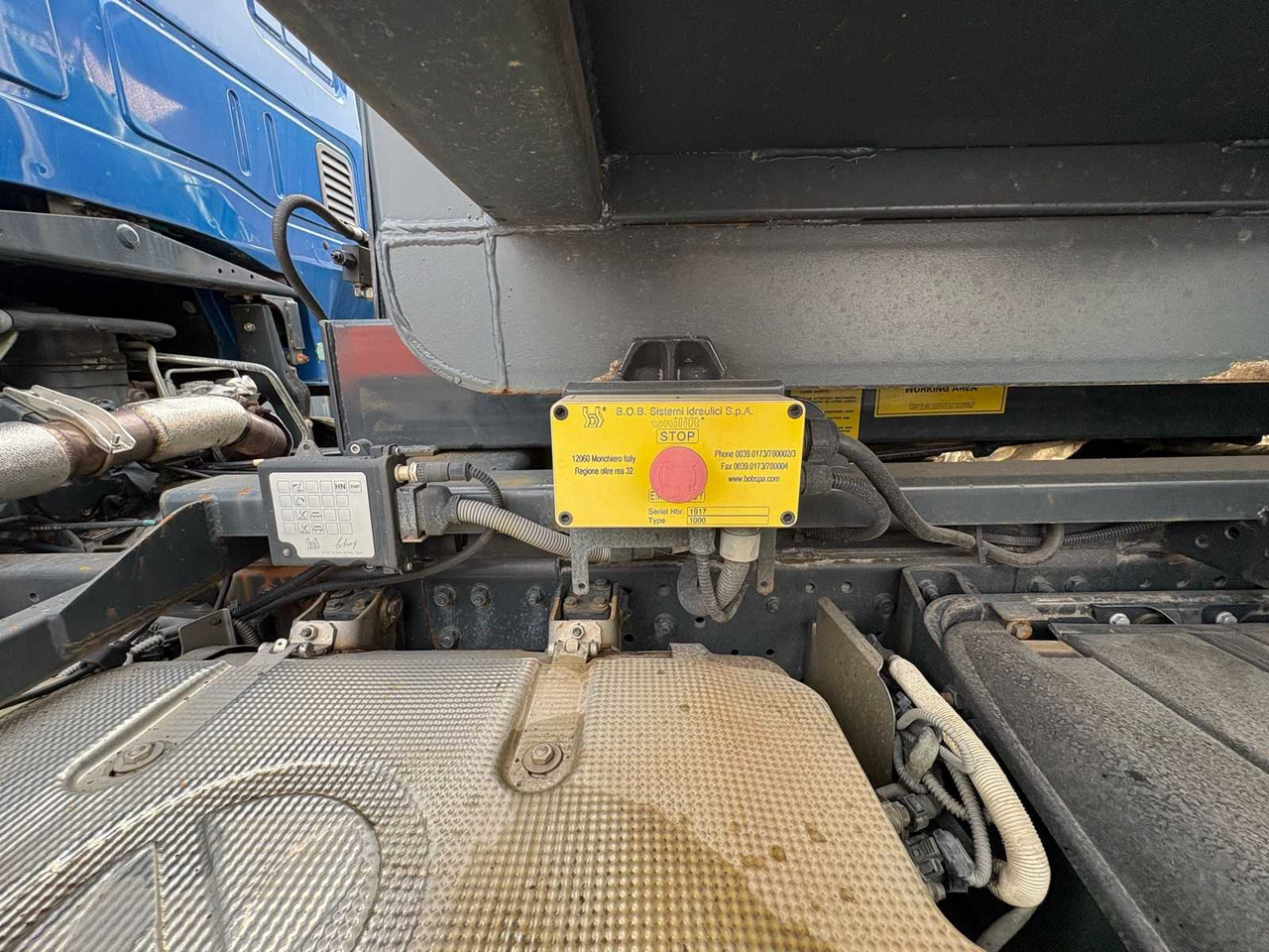 Camion IVECO CARGO HOOKLIFT FROM 2015 – INCL. 3 CONTAINERS: photos 12