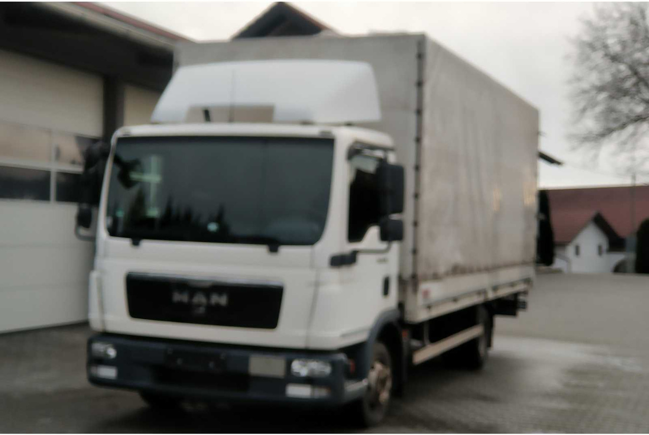 MAN - TGL02 - 2010 - TRUCKS - Camion: photos 2 MAN - TGL02 - 2010 - TRUCKS - Camion: photos 2