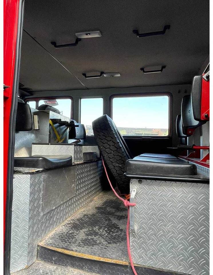 MERCEDES-BENZ - 1120 4X4 - WINCH FIRE TRUCK - Camion: photos 4 MERCEDES-BENZ - 1120 4X4 - WINCH FIRE TRUCK - Camion: photos 4