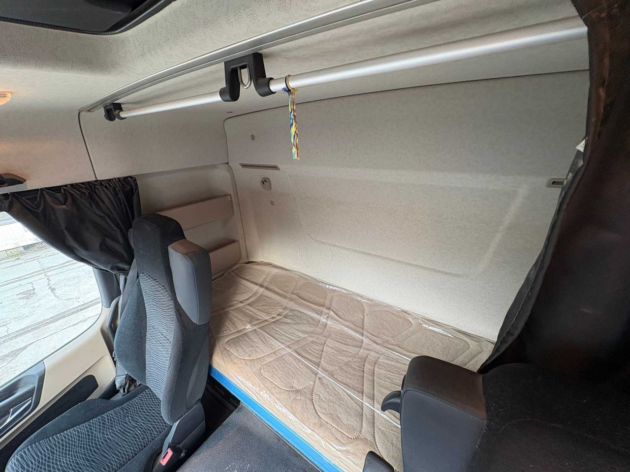 Camion MERCEDES-BENZ ACTROS 1843 TRACTOR: photos 14