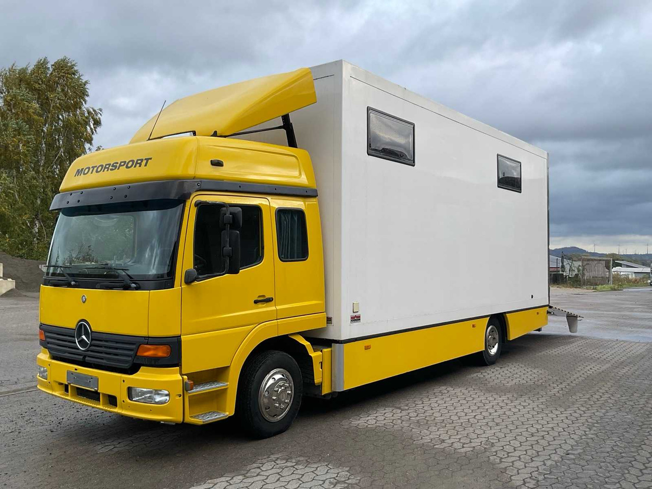 MERCEDES-BENZ - ATEGO 1328 - RACING TRANSPORTER WITH BOX BODY - Camion: photos 1 MERCEDES-BENZ - ATEGO 1328 - RACING TRANSPORTER WITH BOX BODY - Camion: photos 1