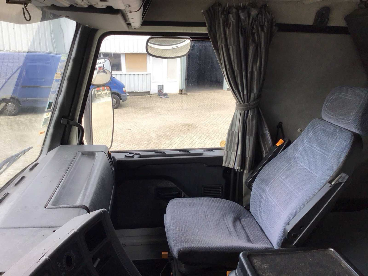 Camion SCANIA V8 - 143H 450 - TRUCK TRACTOR: photos 9 Camion SCANIA V8 - 143H 450 - TRUCK TRACTOR: photos 9