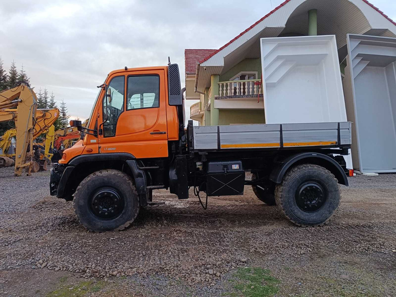 UNIMOG - U 400 - TRUCK - 2001 - Camion: photos 2 UNIMOG - U 400 - TRUCK - 2001 - Camion: photos 2
