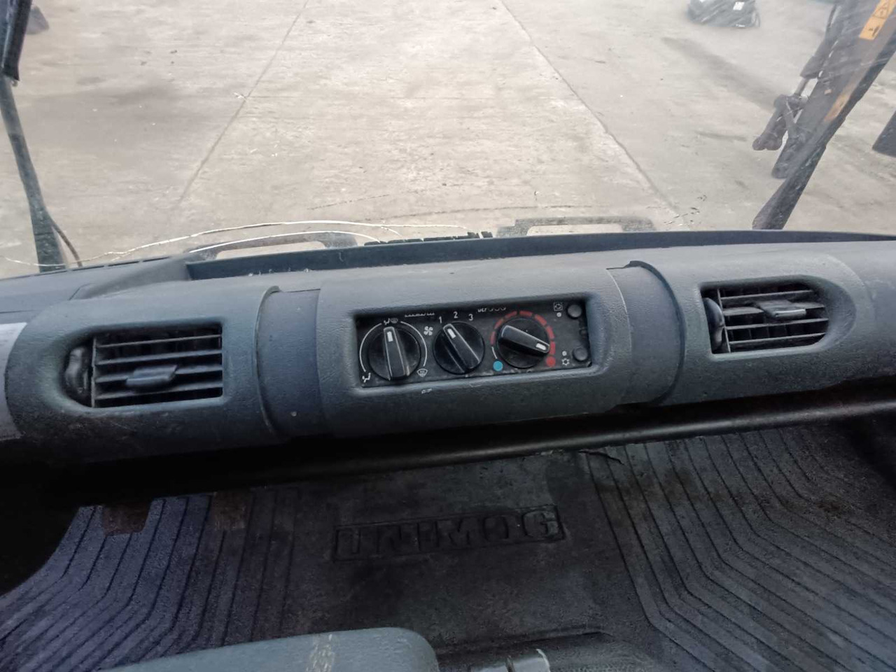 Camion UNIMOG - U 400 - TRUCK - 2001: photos 36 Camion UNIMOG - U 400 - TRUCK - 2001: photos 36