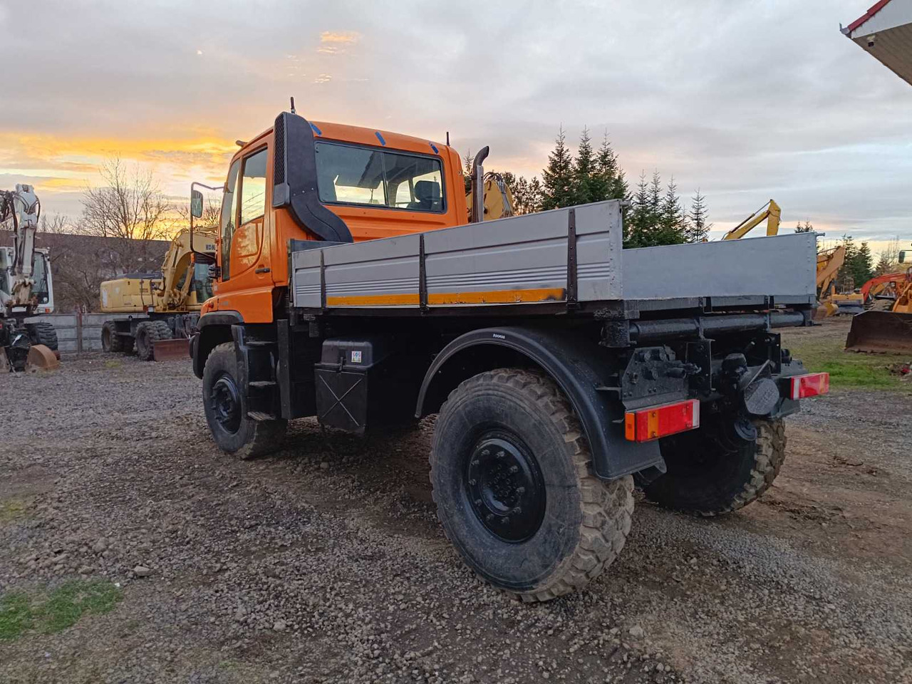Camion UNIMOG - U 400 - TRUCK - 2001: photos 8 Camion UNIMOG - U 400 - TRUCK - 2001: photos 8