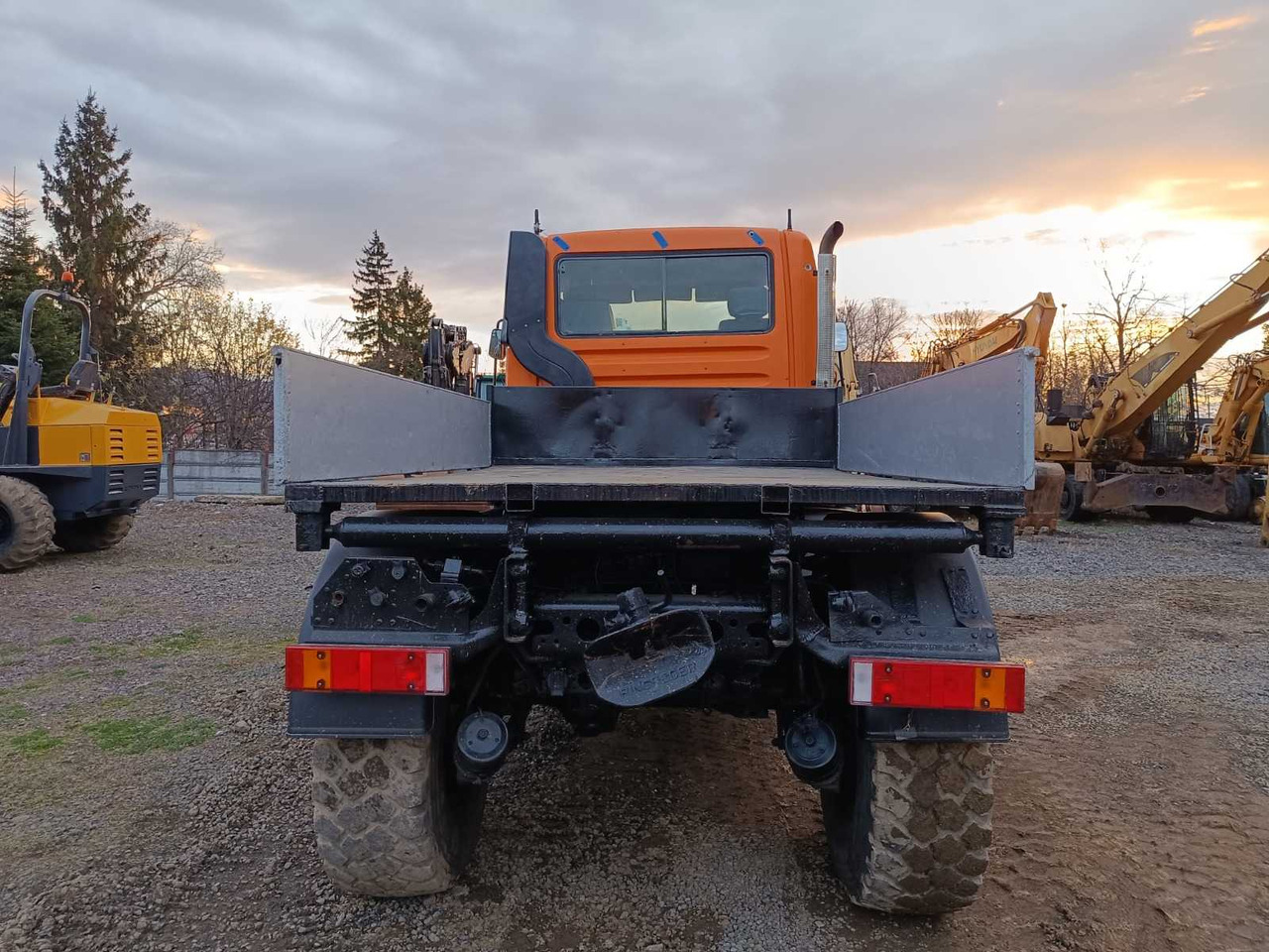 Camion UNIMOG - U 400 - TRUCK - 2001: photos 7 Camion UNIMOG - U 400 - TRUCK - 2001: photos 7