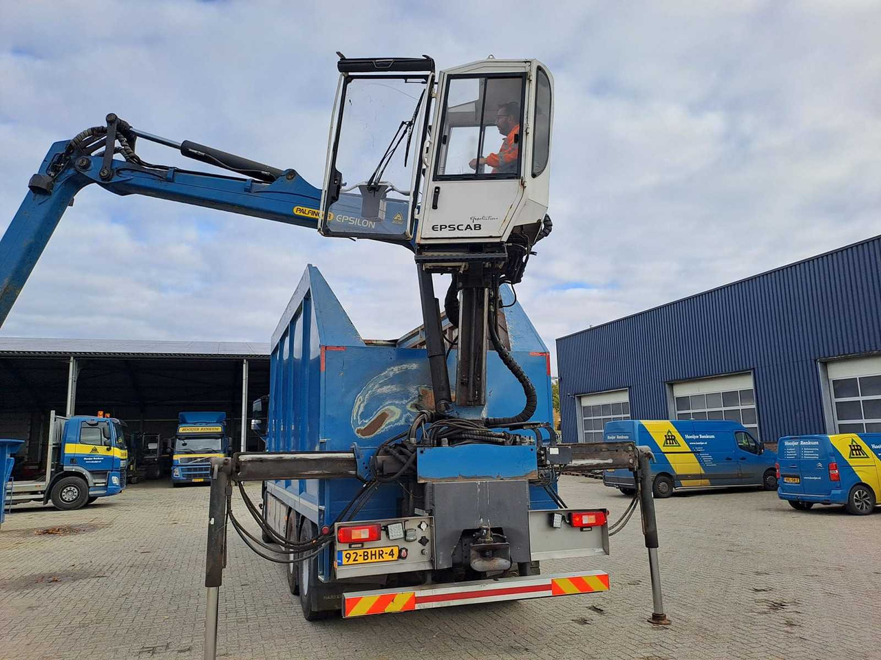 Camion VOLVO - 2016 - FH4 540 I-SHIFT - TRUCK WITH PALFINGER EPSILON Q150L/97 CRANE: photos 7 Camion VOLVO - 2016 - FH4 540 I-SHIFT - TRUCK WITH PALFINGER EPSILON Q150L/97 CRANE: photos 7