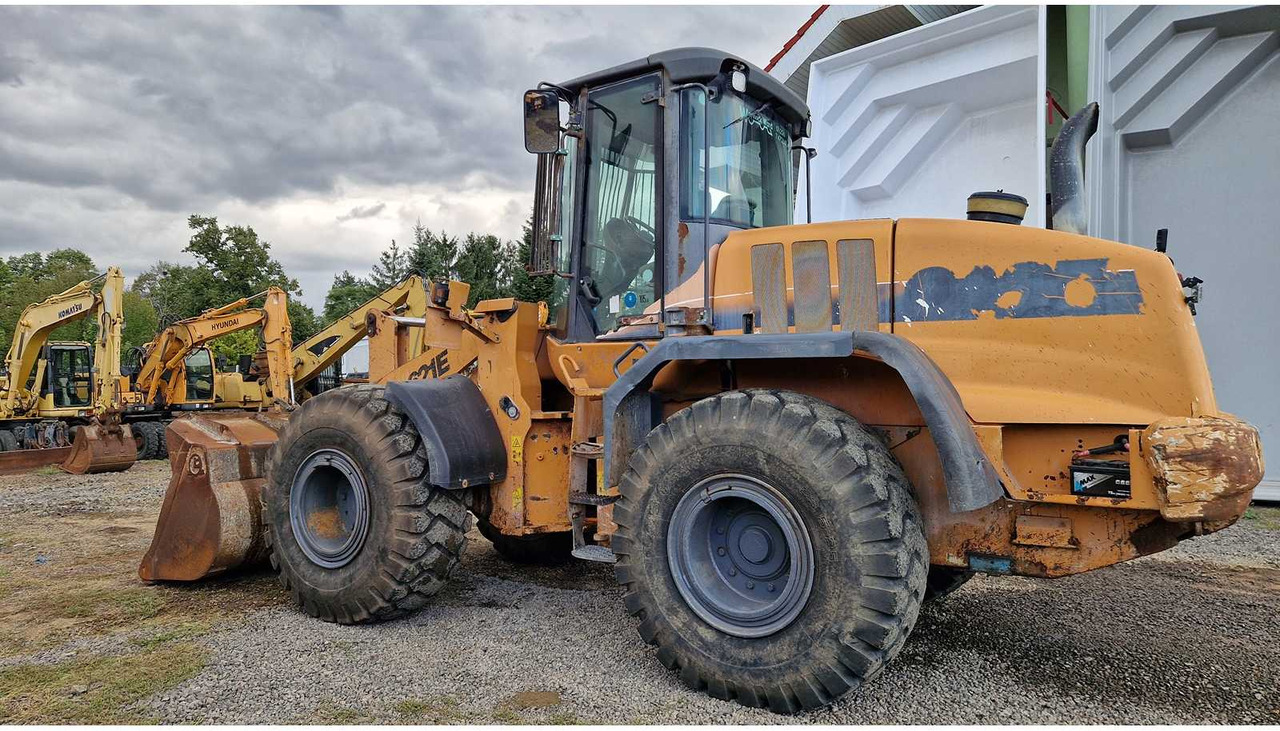 Case 621E - Chargeuse sur pneus: photos 5 Case 621E - Chargeuse sur pneus: photos 5