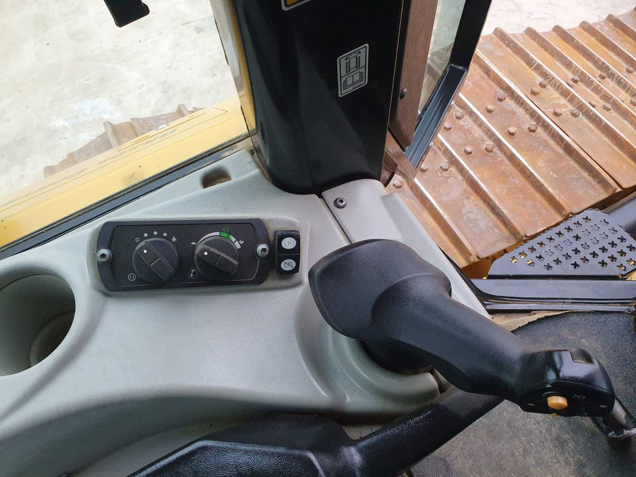 Bulldozer Caterpillar D6N: photos 23