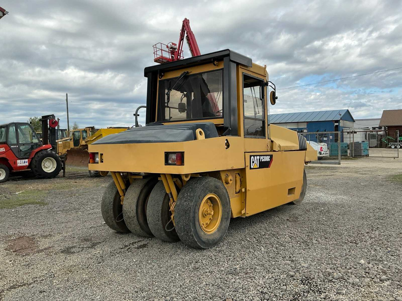 Compacteur à pneus Caterpillar PS 300C: photos 11