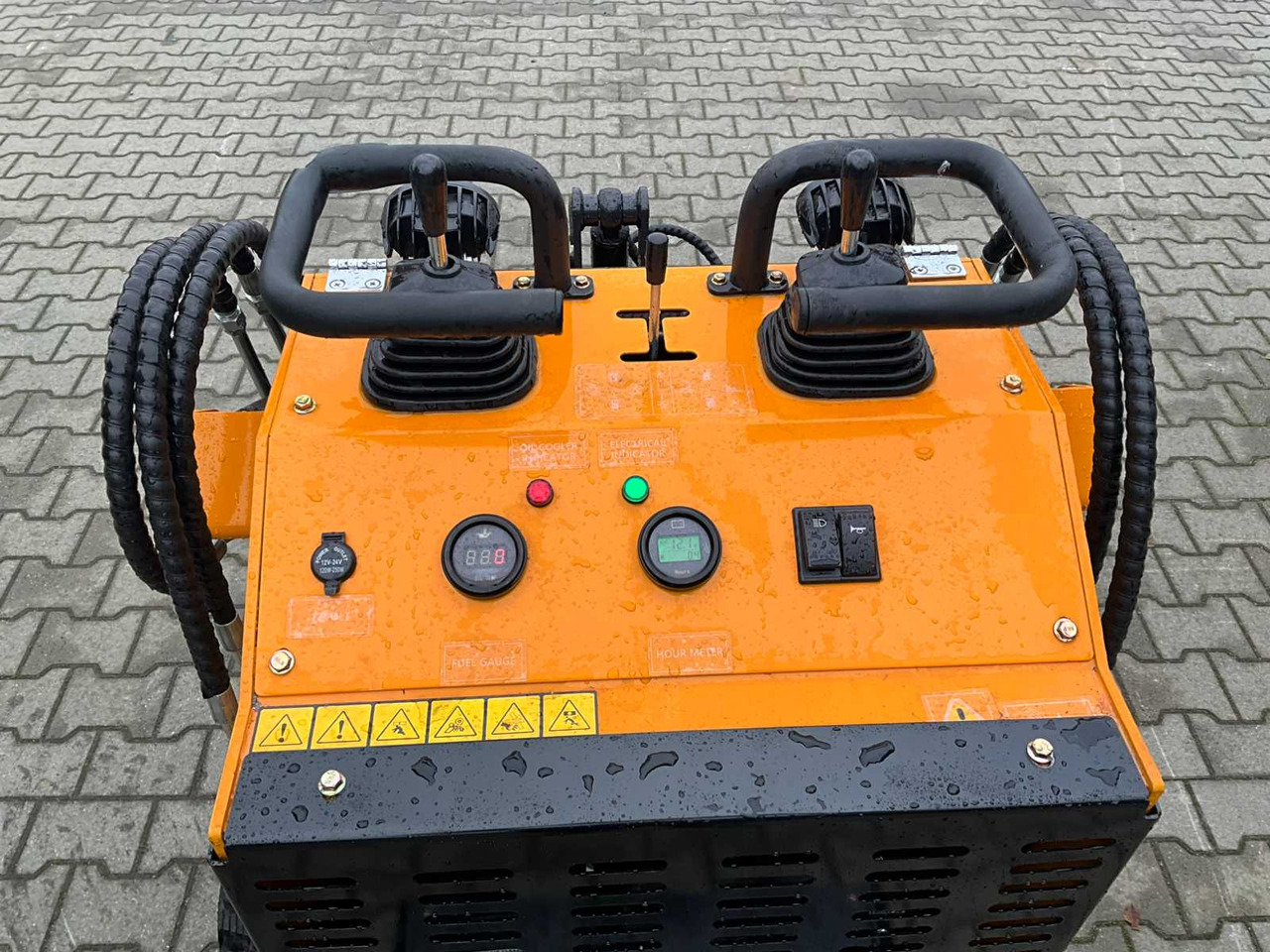 Mini chargeuse DPC HT-320: photos 12