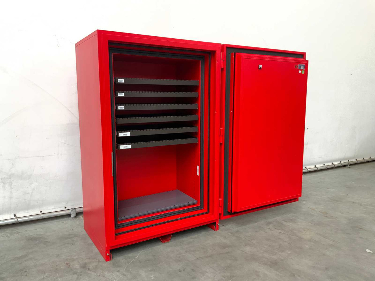 Datasafe Lampertz S15 - Matériel de chantier: photos 2 Datasafe Lampertz S15 - Matériel de chantier: photos 2
