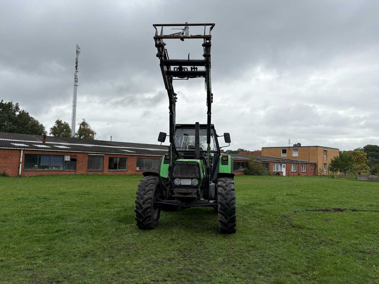 Deutz-Fahr DX 6.05 - Tracteur agricole: photos 1 Deutz-Fahr DX 6.05 - Tracteur agricole: photos 1