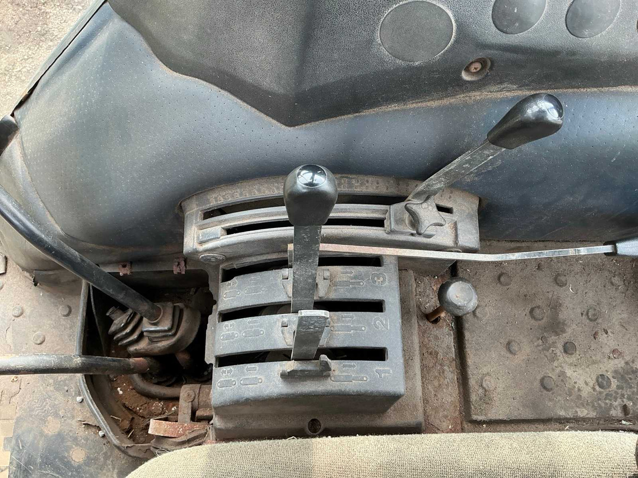 Tracteur agricole Deutz-Fahr DX3.30: photos 36