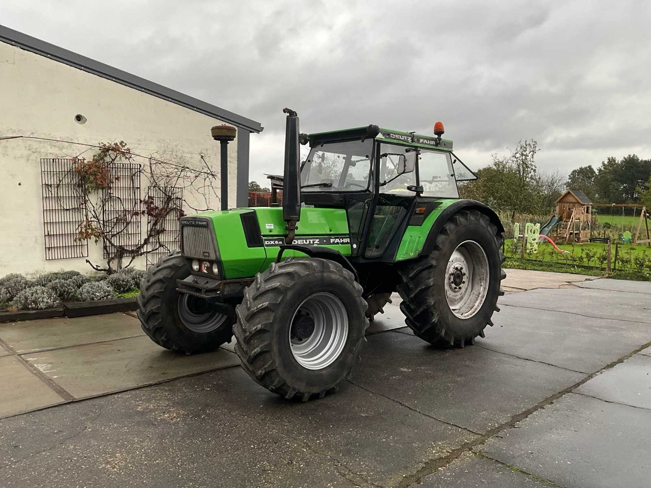 Deutz-Fahr DX6.10 - Tracteur agricole: photos 1 Deutz-Fahr DX6.10 - Tracteur agricole: photos 1