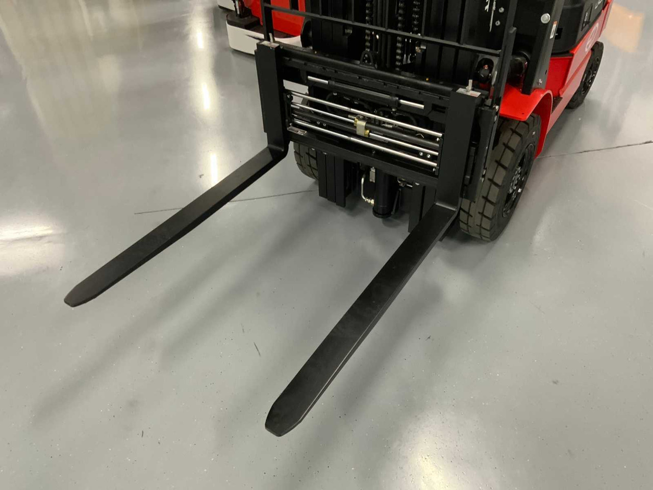 EP - EFL 252 X - FORK POSITIONER, SIDESHIFT, TRIPLEX, FORKLIFT 2025 - Chariot élévateur: photos 2 EP - EFL 252 X - FORK POSITIONER, SIDESHIFT, TRIPLEX, FORKLIFT 2025 - Chariot élévateur: photos 2