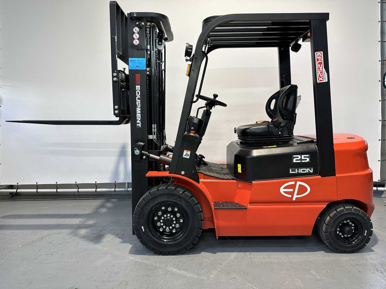 EP - EFL 252 X - FORK POSITIONER, SIDESHIFT, TRIPLEX, FORKLIFT 2025 - Chariot élévateur: photos 5 EP - EFL 252 X - FORK POSITIONER, SIDESHIFT, TRIPLEX, FORKLIFT 2025 - Chariot élévateur: photos 5