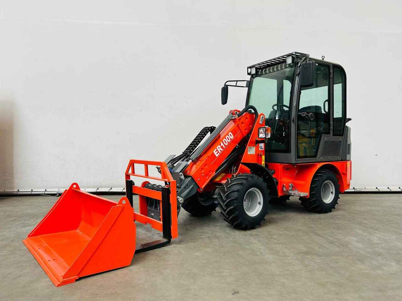 EVERUN - 2025 - ER1000 - TELESCOPIC ARTICULATED WHEEL LOADER KUBOTA EURO5 - Chargeuse sur pneus: photos 1 EVERUN - 2025 - ER1000 - TELESCOPIC ARTICULATED WHEEL LOADER KUBOTA EURO5 - Chargeuse sur pneus: photos 1