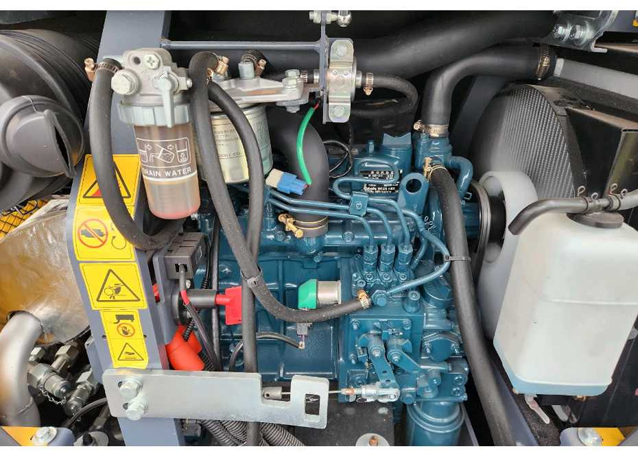 Mini pelle Eurotrac HE18: photos 8
