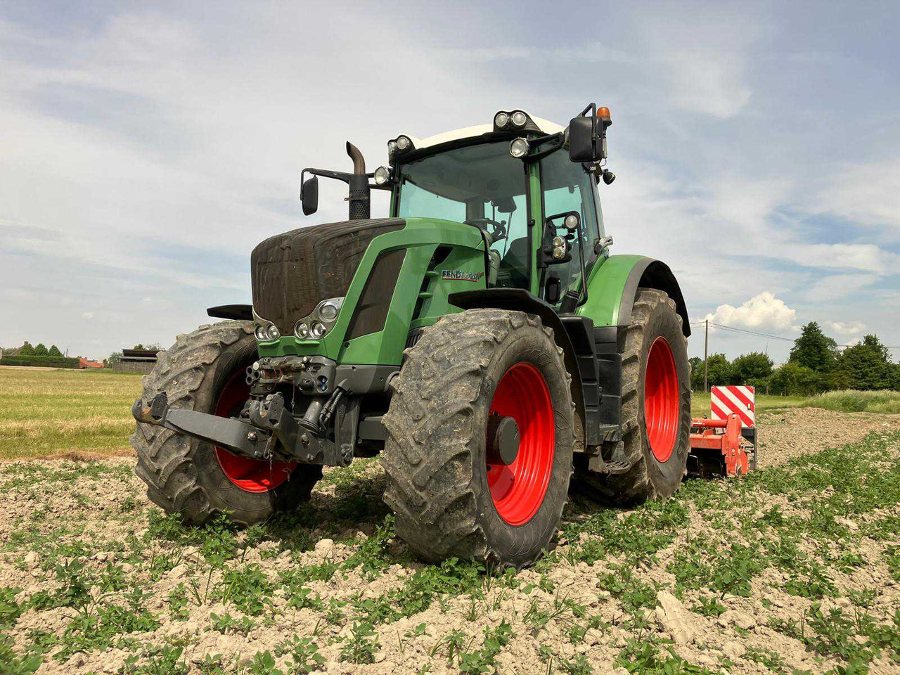 Fendt 824 Vario - Tracteur agricole: photos 1 Fendt 824 Vario - Tracteur agricole: photos 1