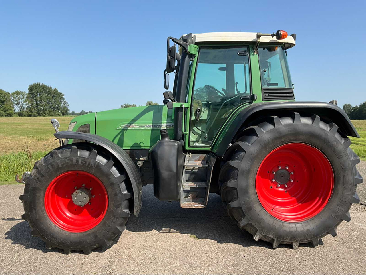 Fendt Favorit 716 Vario - Tracteur agricole: photos 5 Fendt Favorit 716 Vario - Tracteur agricole: photos 5