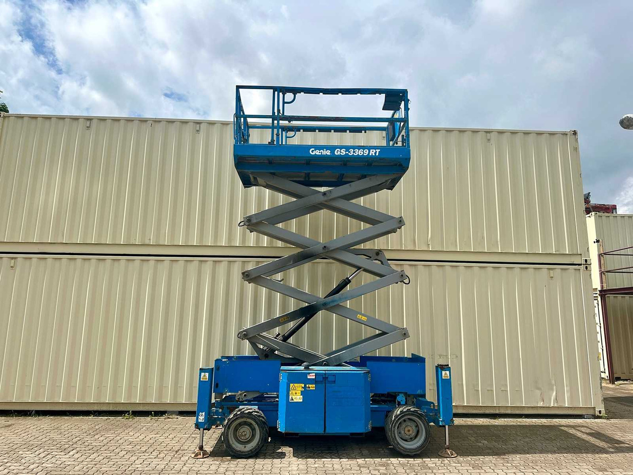 Genie GS3369RT 4x4 - Nacelle: photos 3 Genie GS3369RT 4x4 - Nacelle: photos 3